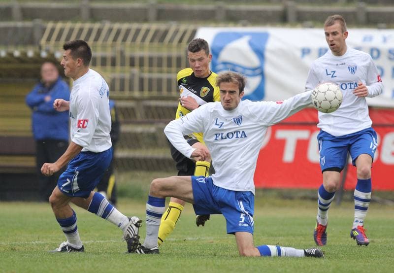 Football. I liga. Ruch Radzionkow - Flota Swinoujscie. 29.10.2011