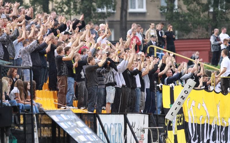 Football. I liga. Ruch Radzionkow - Sandecja Nowy Sacz. 15.08.2010