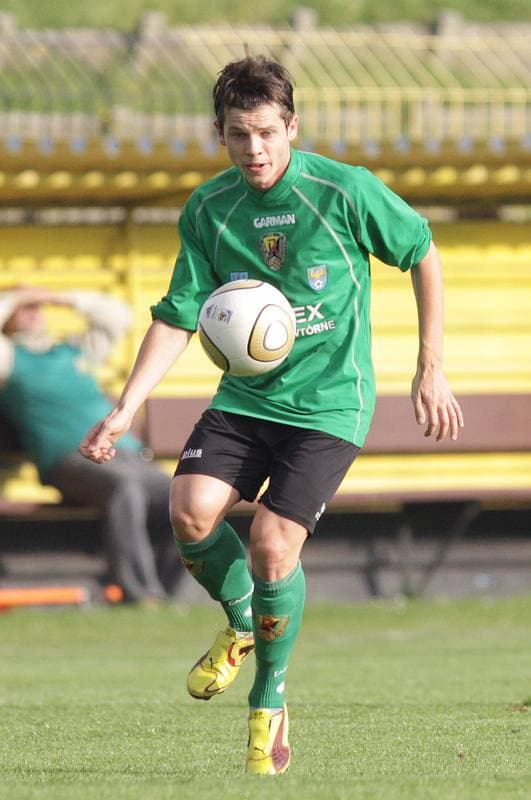 Football. Bytom I liga. Ruch Radzionkow - KSZO Ostrowiec. 02.10.2010