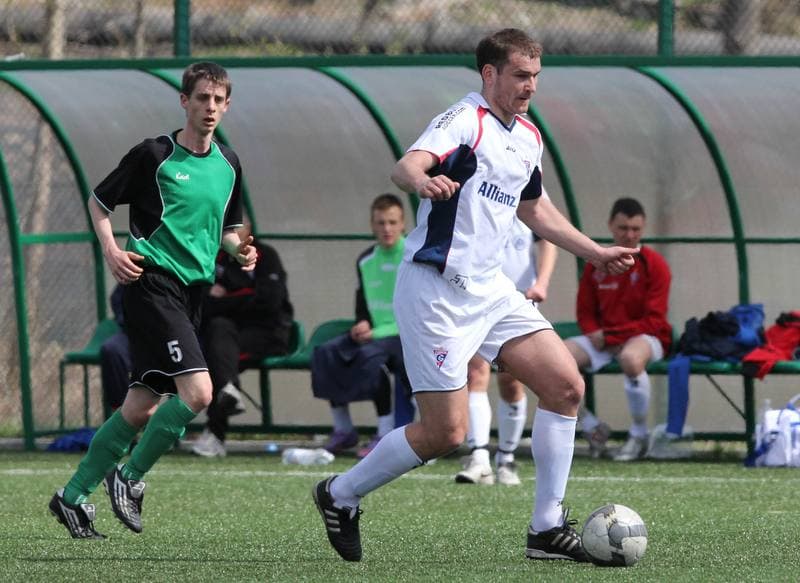 Football. B klasa. Gornik II Zabrze - Piast Pawlow. 10.04.2011