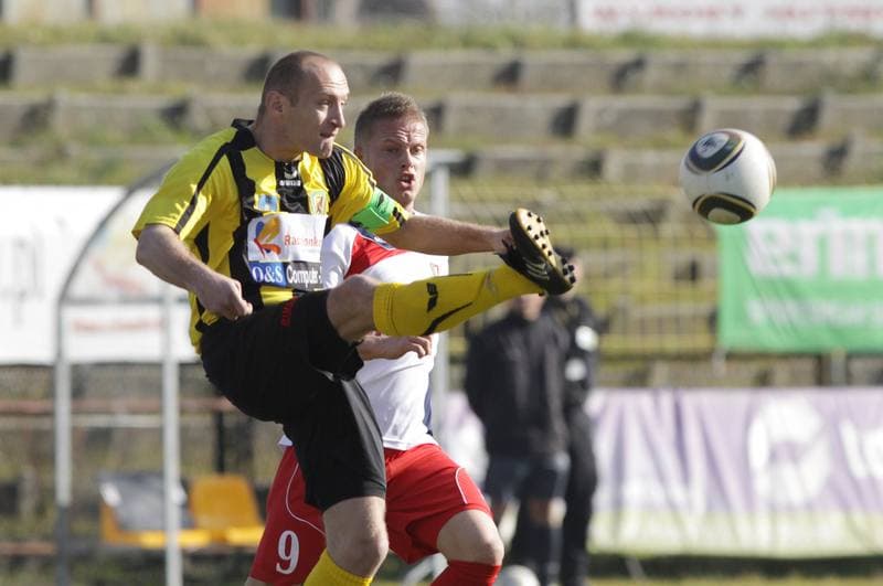Football. I liga. Ruch Radzionkow - Piast Gliwice. 30.10.2010