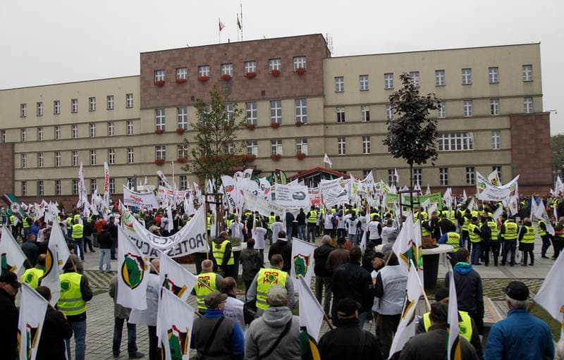 Manifestacja przed KWK Pokoj. Ruda Slaska. 13.10.2015