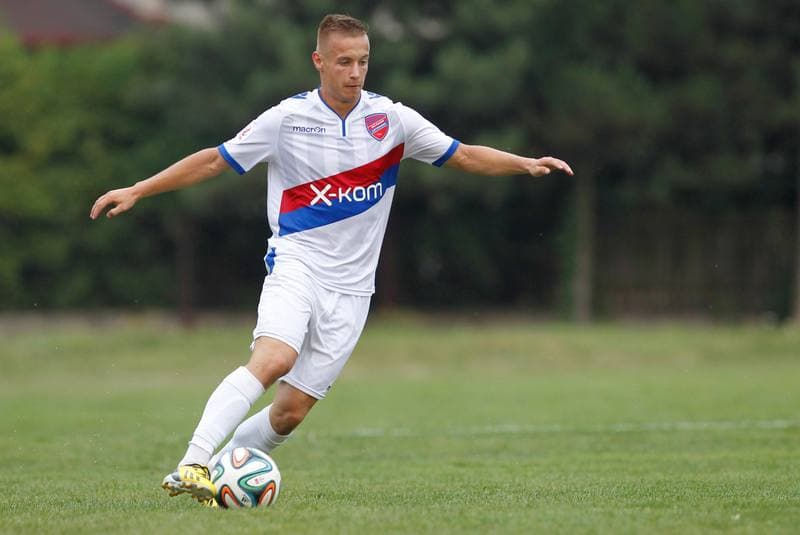Football. II Liga. Nadwislan Gora - Rakow Czestochowa. 09.08.2015