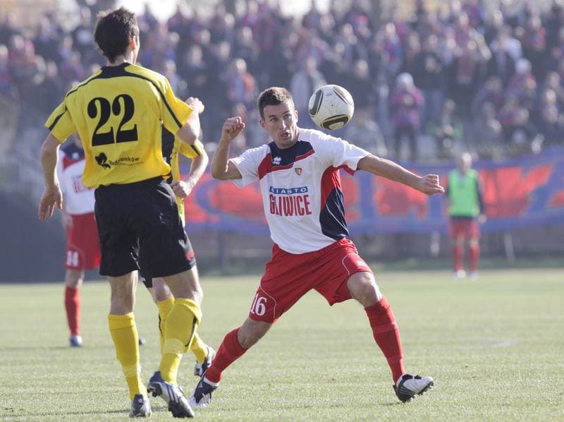 Football. I liga. Ruch Radzionkow - Piast Gliwice. 30.10.2010