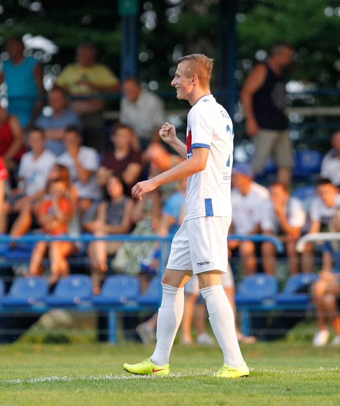 Football. II Liga. Nadwislan Gora - Rakow Czestochowa. 09.08.2015