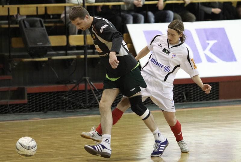 Handball. Charytatywny Mecz. NMC Powen Zabrze - Gornik Zabrze. 16.01.2011