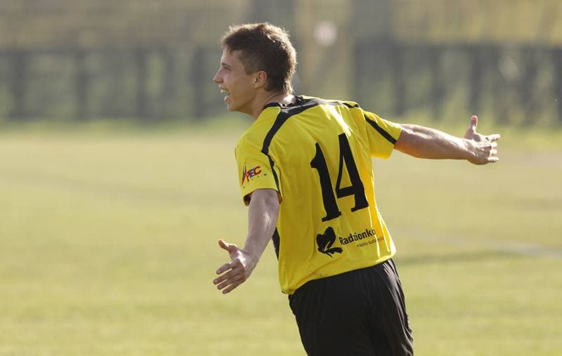 Football. I liga. Ruch Radzionkow - Piast Gliwice. 30.10.2010