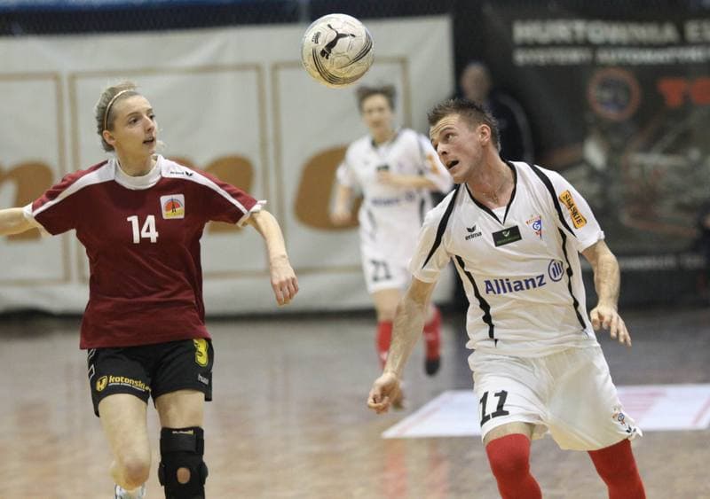 Handball. Charytatywny Mecz. NMC Powen Zabrze - Gornik Zabrze. 16.01.2011