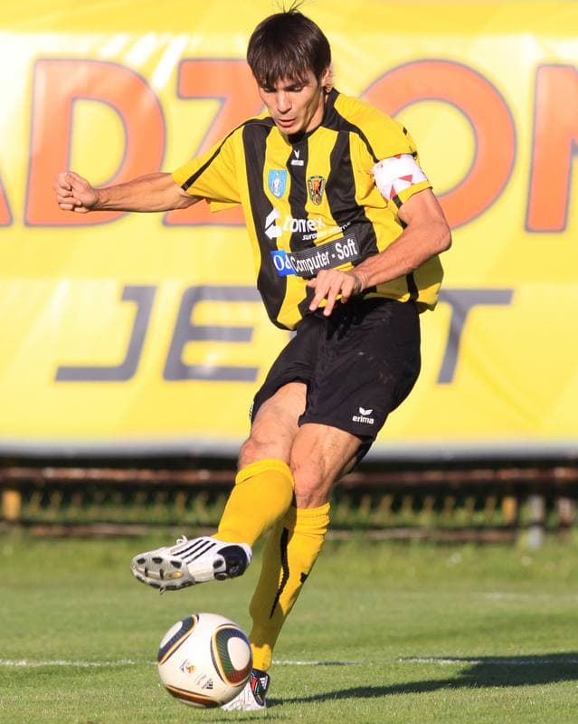 Football. Bytom I liga. Ruch Radzionkow - GKS Katowice. 19.09.2010