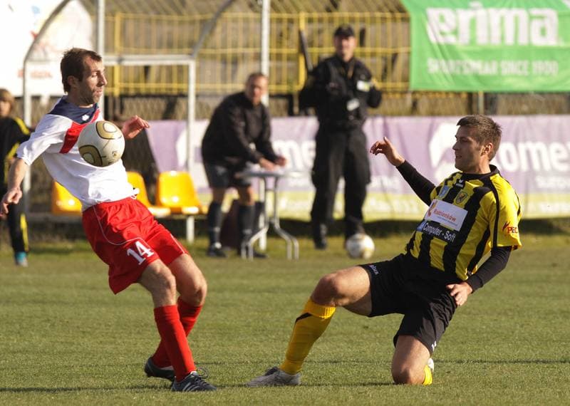 Football. I liga. Ruch Radzionkow - Piast Gliwice. 30.10.2010