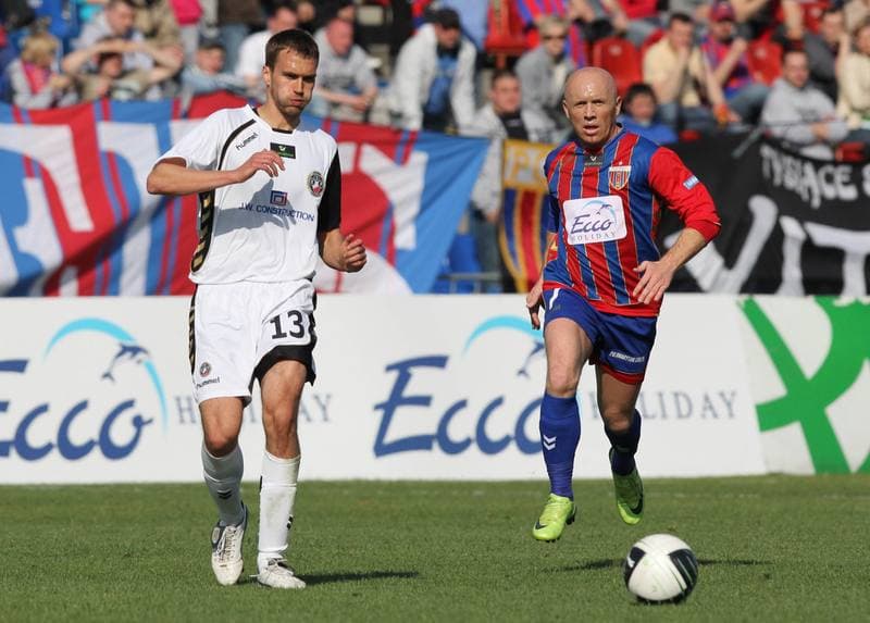 Football. Bytom Ekstraklasa. Polonia Bytom - Polonia Warszawa. 16.04.2011