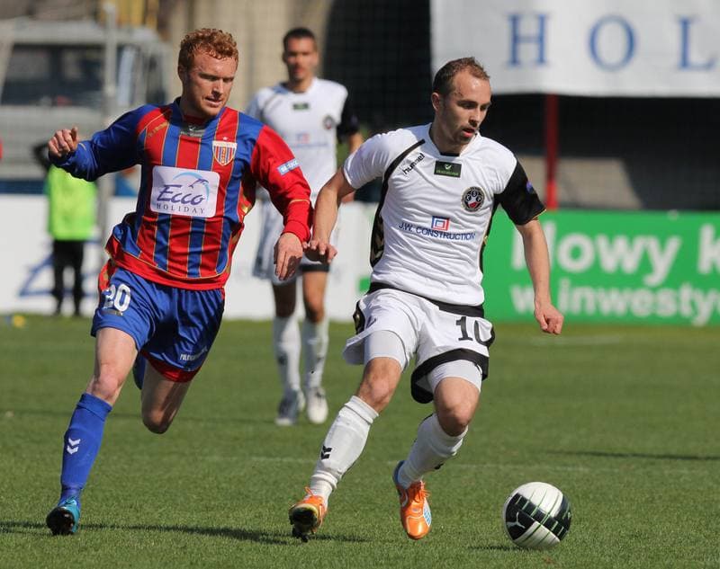 Football. Bytom Ekstraklasa. Polonia Bytom - Polonia Warszawa. 16.04.2011
