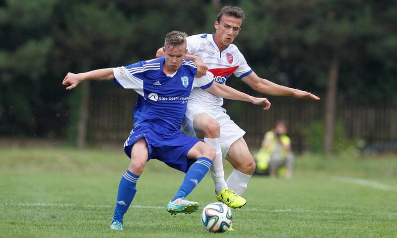 Football. II Liga. Nadwislan Gora - Rakow Czestochowa. 09.08.2015