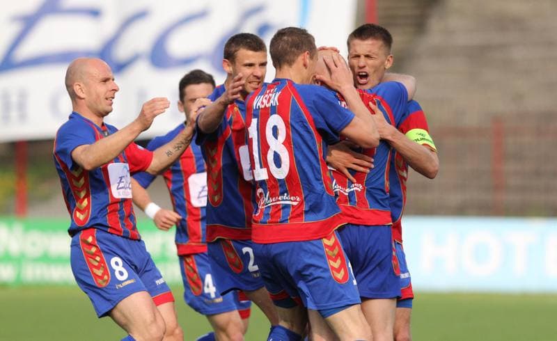 Football. Ekstraklasa. Polonia Bytom - Jagiellonia Bialystok. 30.04.2011