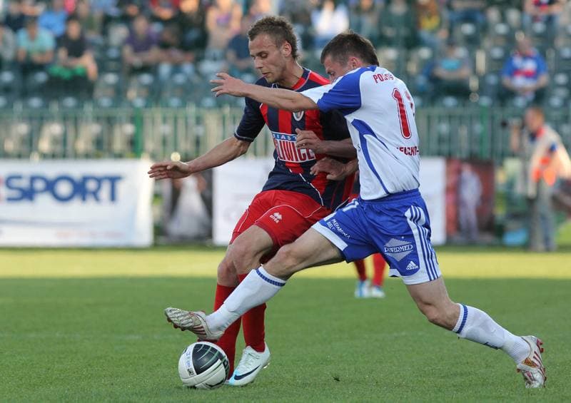 Football. I liga. Podbeskidzie Bielsko-Biala - Piast Gliwice. 11.05.2011