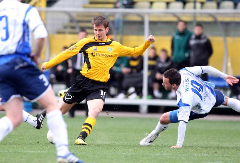 Football. I Liga. GKS Katowice - MKS Kluczbork. 10.04.2011