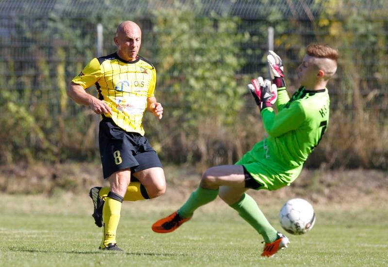 Football. IV Liga. Slavia Ruda Slaska - Ruch Radzionkow. 03.10.2015