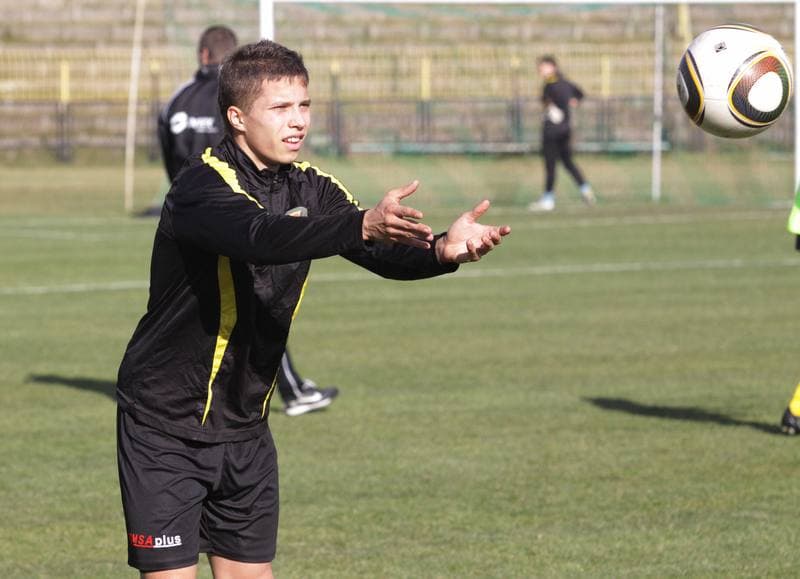 Football. Bytom I liga. Ruch Radzionkow - Piast Gliwice. 30.10.2010