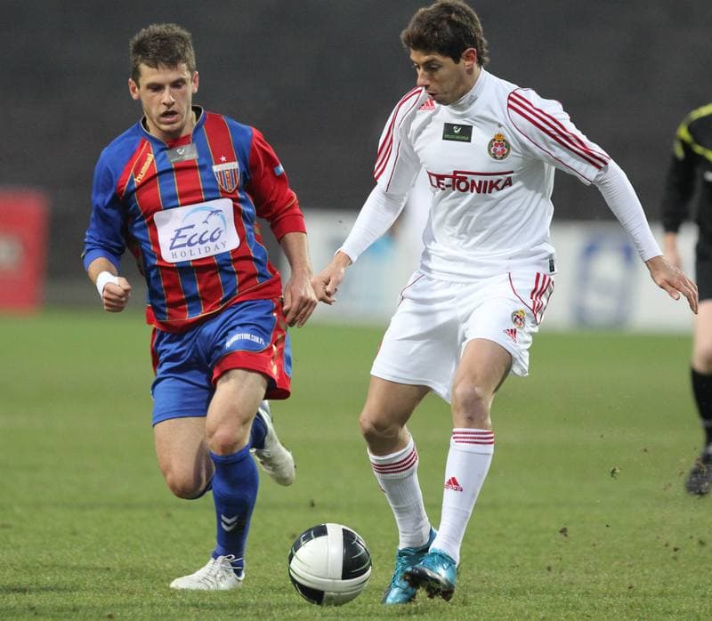 Football. Ekstraklasa. Polonia Bytom - Wisla Krakow. 27.03.2010