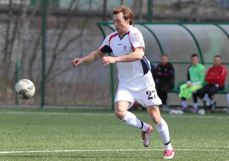 Football. B klasa. Gornik II Zabrze - Piast Pawlow. 10.04.2011