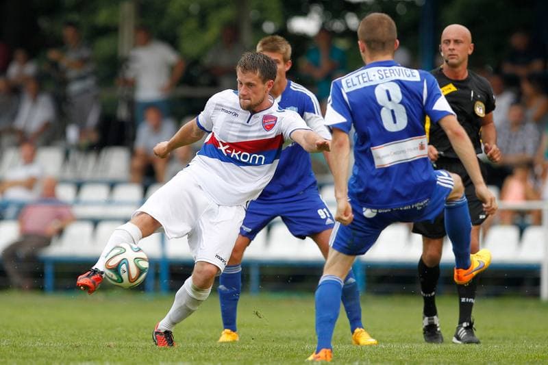 Football. II Liga. Nadwislan Gora - Rakow Czestochowa. 09.08.2015