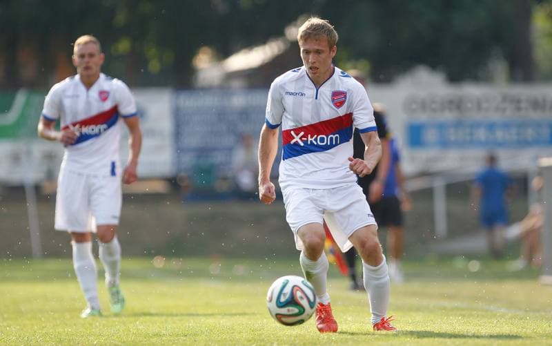 Football. II Liga. Nadwislan Gora - Rakow Czestochowa. 09.08.2015