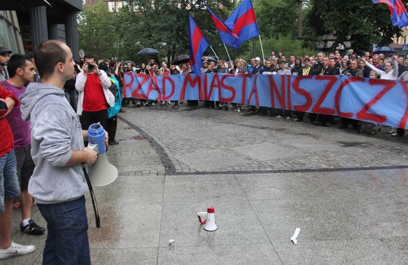 Football. Piast Gliwice. Protest. 14.07.2011