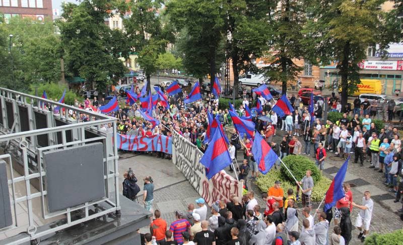 Football. Piast Gliwice. Protest. 14.07.2011