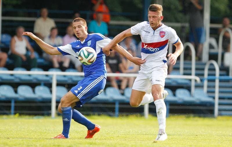 Football. II Liga. Nadwislan Gora - Rakow Czestochowa. 09.08.2015