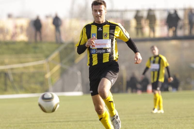 Football. I liga. Ruch Radzionkow - Piast Gliwice. 30.10.2010
