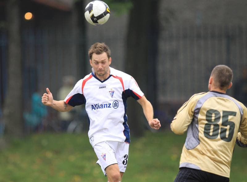Football. B klasa gr II okreg Zabrze. Gornik II Zabrze - Stal Zabrze. 12.09.2010