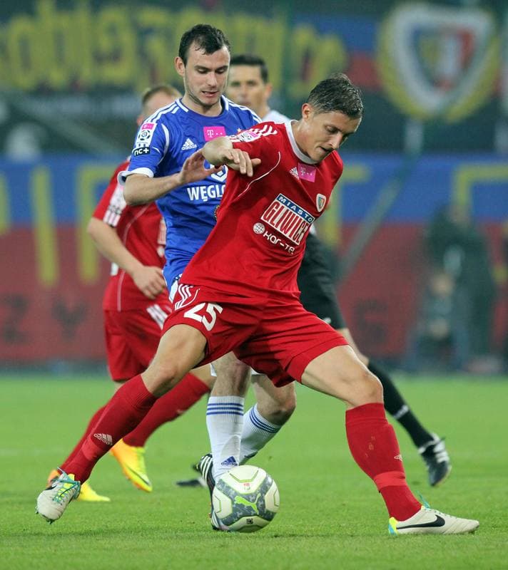 Football. PKO BP Ekstraklasa. Piast Gliwice - Ruch Chorzow. 27.11.2015