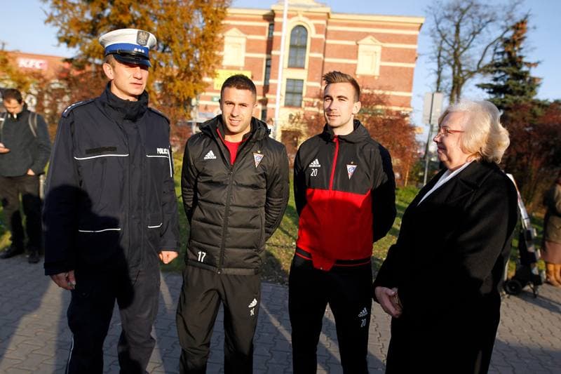 Football. Gornik Zabrze. Action Bezpieczny Pieszy. 16.11.2017